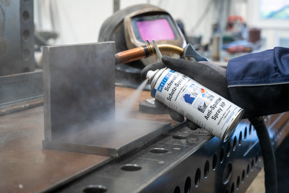 WEICON Anti-Spatter Spray HP | protects against the adhesion and penetration of welding spatter